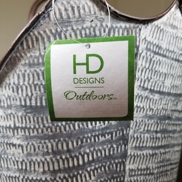 HD Designs Metal Basket | 14.5" T x 9.5" W - Picture 6 of 7